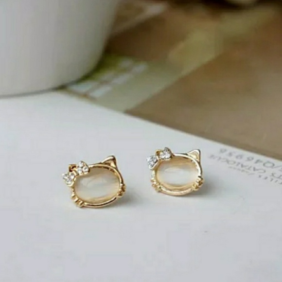 🎀Charming Opal Hello Kitty Studs - Picture 3 of 8